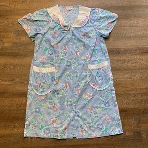 House Coat Sz Medium Granny Duster Blue Striped Floral Pearl Snap Comfort Coat